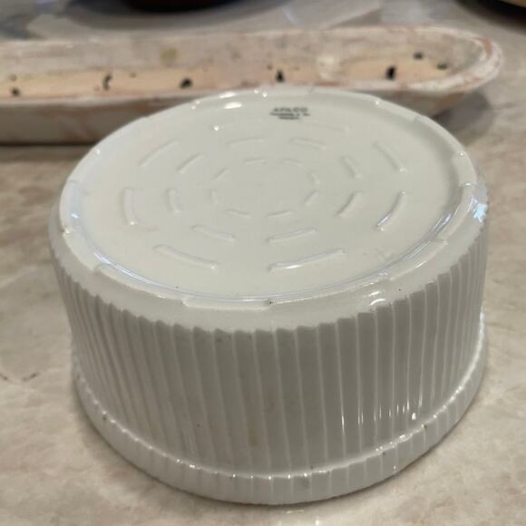 Apilco France Soufflé baking dish 7-3/4” - Picture 3 of 11